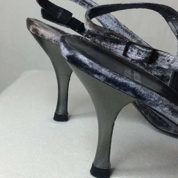 Stuart Weitzman velvet slingback heels Sz 7 1/2 M - Picture 15 of 15